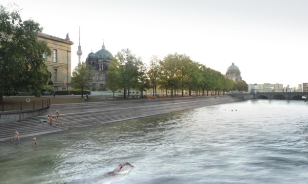Flussbad am Lustgarten 2020: Zwischen Schlossplatz und Bodemuseum ist der Spreekanal auf 750 m Länge natürliches Schwimmbad ©2011realities:united